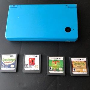 Nintendo DSI with 4 games and a charger